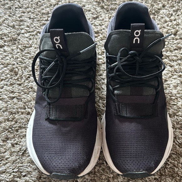 On Running Shoes - On Cloudnova Sneakers